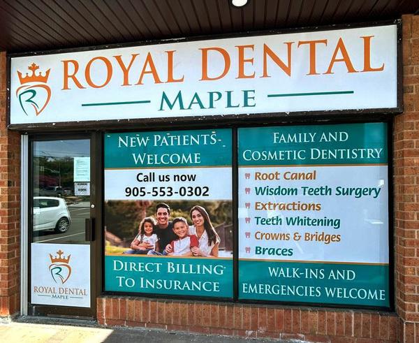 Front entrance to Royal Dental Maple near Vaughan, ON